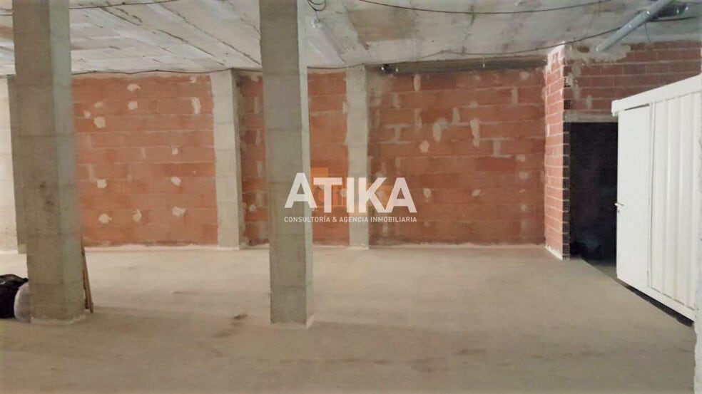 Retail in València for lease - Building Photo - Image 3 of 7