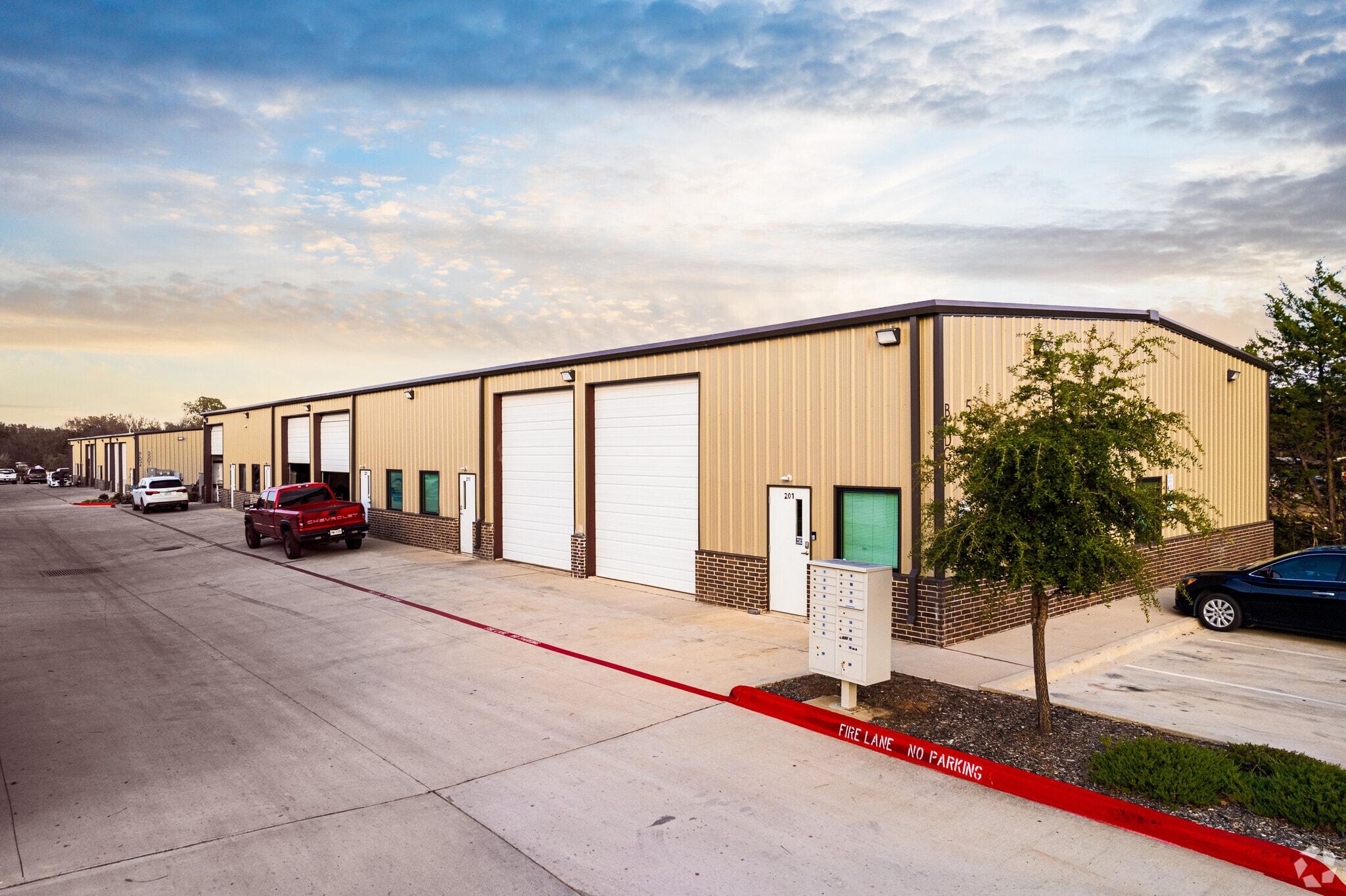 5501 Fishtrap Rd, Denton, TX for lease Building Photo- Image 1 of 18