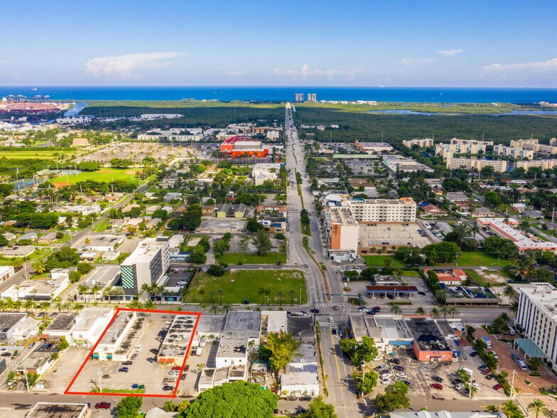 19-33 N Federal Hwy, Dania, FL à vendre - Photo du bâtiment - Image 1 de 18