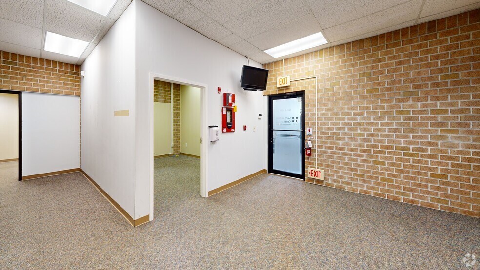1569 Medical Dr, Pottstown, PA for lease - Matterport 3D Scan - Image 2 of 20