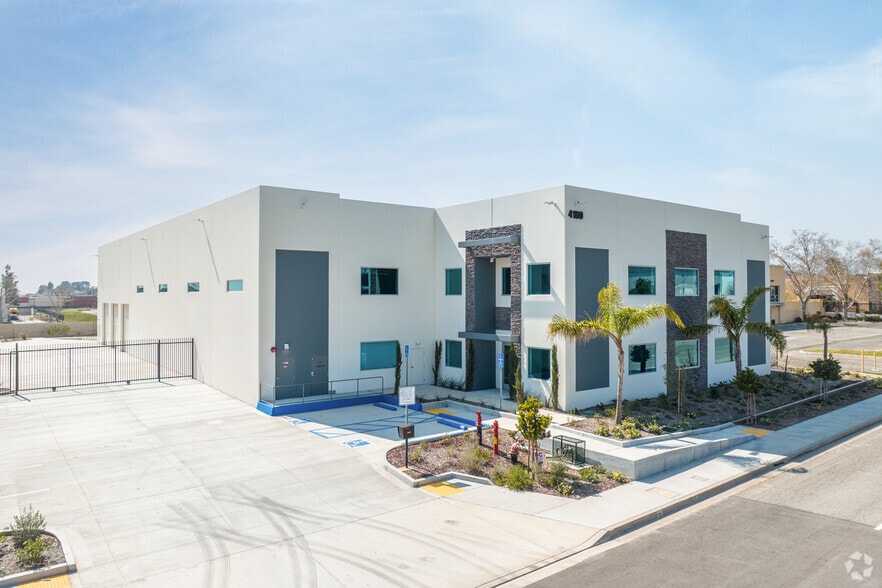 4180 N Hallmark Pky, San Bernardino, CA for lease - Building Photo - Image 1 of 8