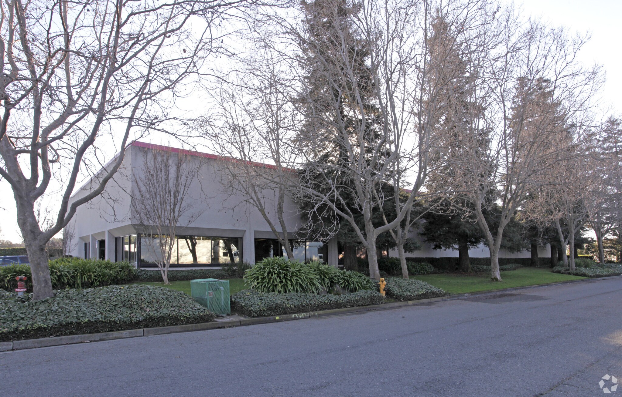 20303 Mack St, Hayward, CA à louer Photo principale- Image 1 de 8