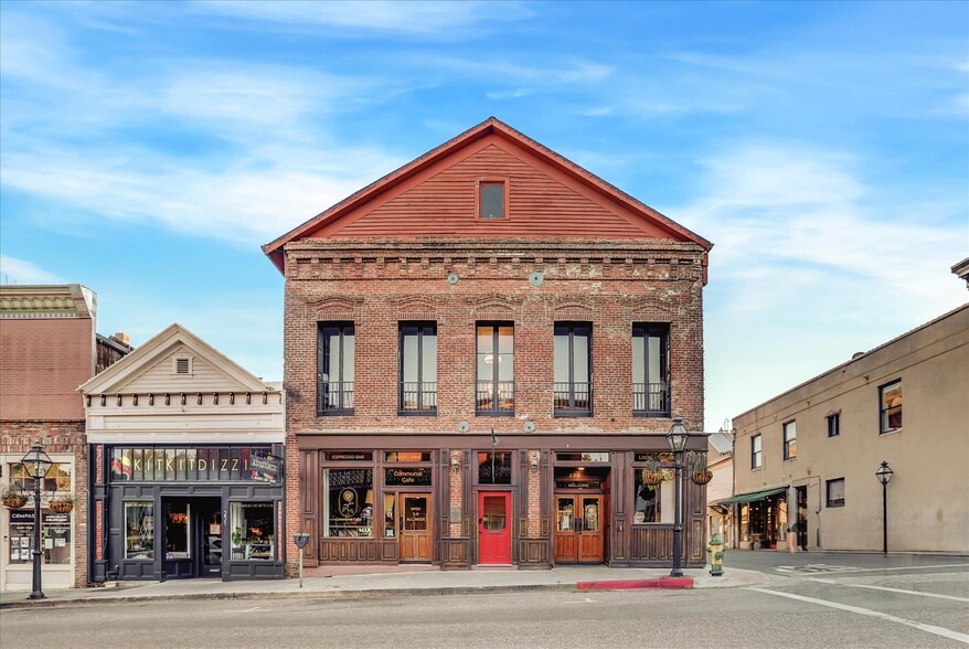 233 Broad St, Nevada City, CA à vendre - Photo principale - Image 1 de 1