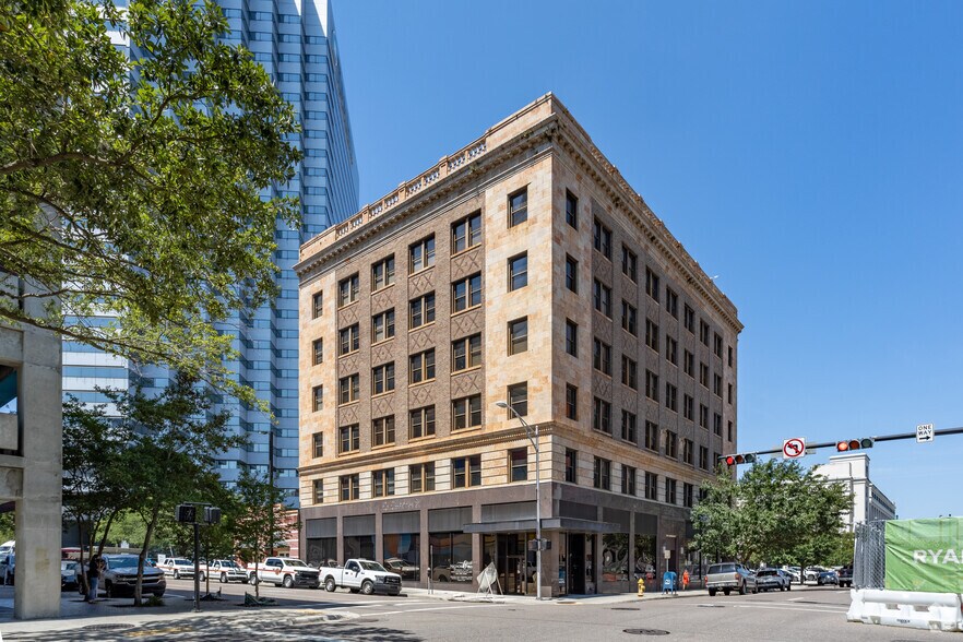 300 W Adams St, Jacksonville, FL à louer - Photo du bâtiment - Image 1 de 16