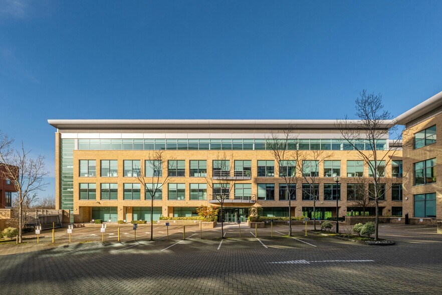 1 North Fourth St, Milton Keynes à louer - Photo du bâtiment - Image 1 de 15