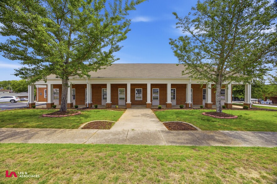 8458 Campbellton St, Douglasville, GA à louer - Photo du bâtiment - Image 1 de 20