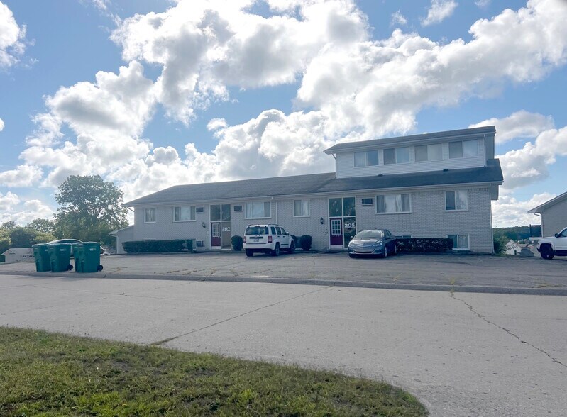 Hillview Apartments portefeuille de 3 propriétés à vendre sur LoopNet.ca - Photo du bâtiment - Image 2 de 5