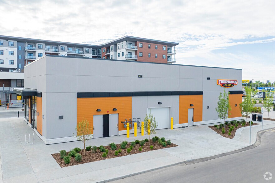 Northland Dr NW, Calgary, AB à vendre - Photo du bâtiment - Image 2 de 3