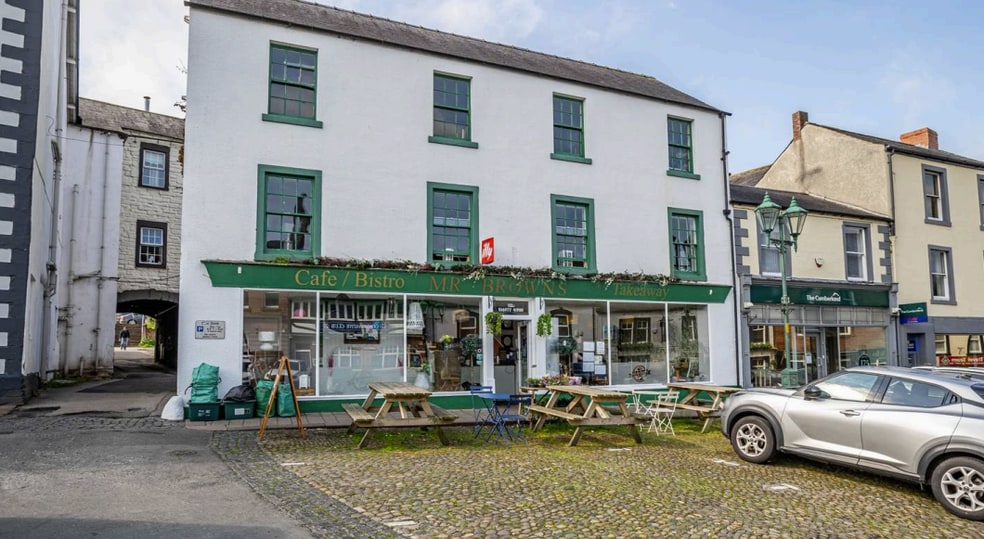 17 Front St, Brampton for sale - Primary Photo - Image 1 of 32