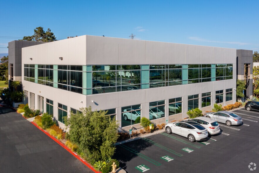 1 Columbia, Aliso Viejo, CA à louer - Photo du bâtiment - Image 3 de 4