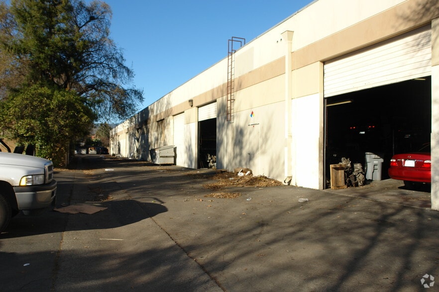 1130 E Monte Vista Ave, Vacaville, CA for lease - Building Photo - Image 3 of 4