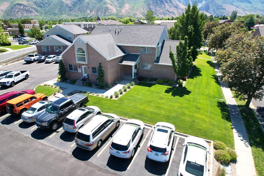 100 W Canyon Crest Rd, Alpine, UT à louer - Photo du bâtiment - Image 3 de 5