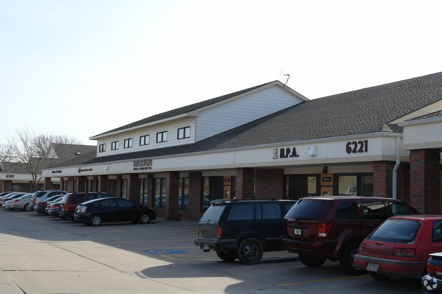 6221 S 58th St, Lincoln, NE for sale - Building Photo - Image 3 of 4