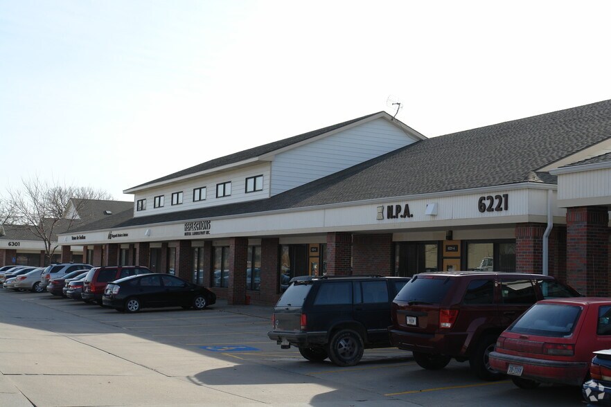 6221 S 58th St, Lincoln, NE à vendre - Photo du bâtiment - Image 3 de 4