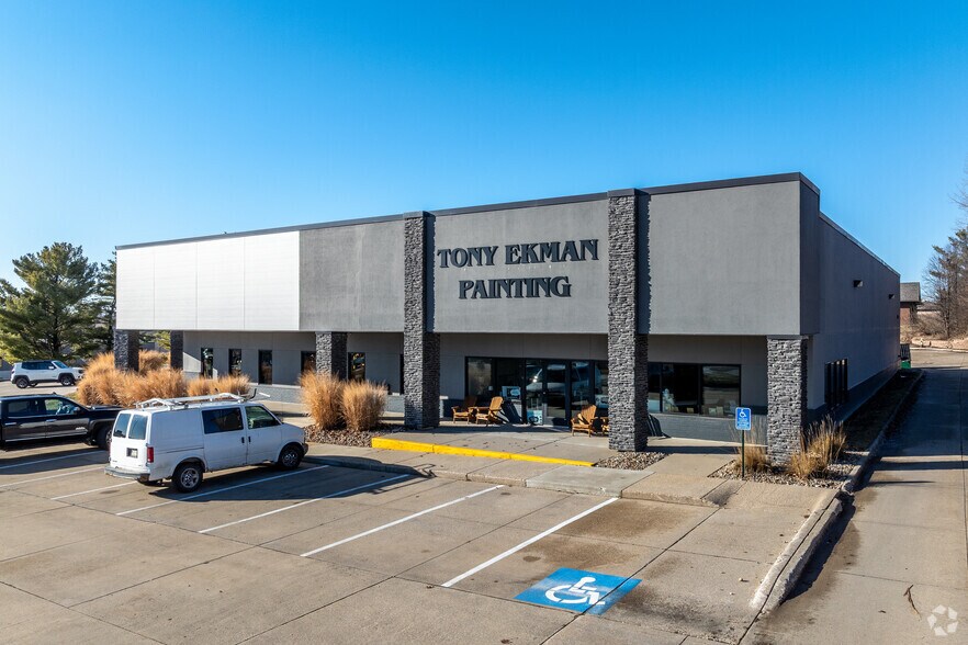 2540 104th St, Urbandale, IA for lease - Building Photo - Image 3 of 6