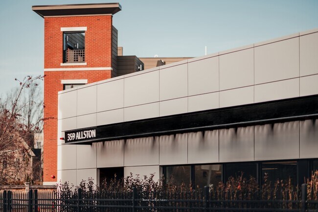 Plus de détails pour 359 Allston St, Cambridge, MA - Bureau à louer