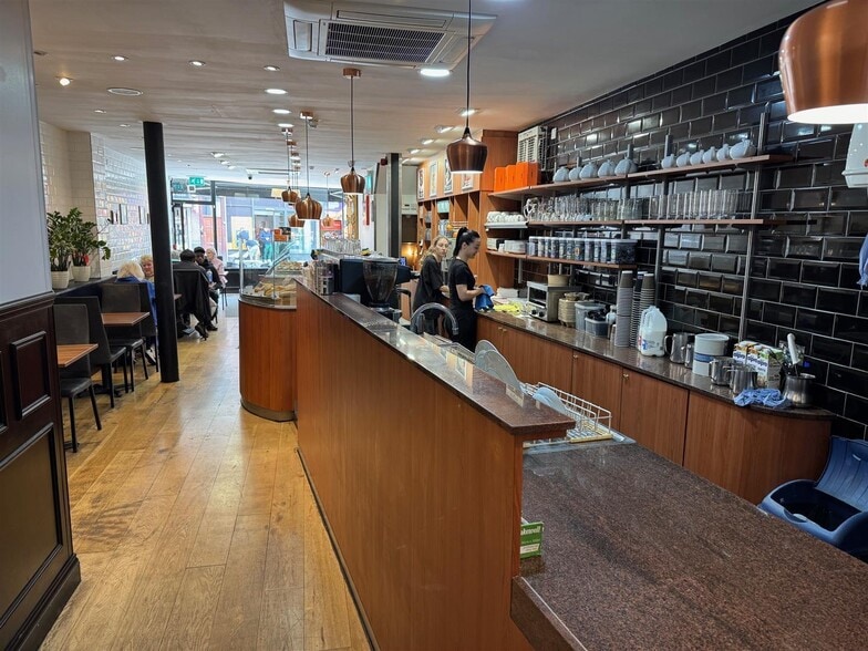 11 The Broadway, Woodford Green for sale - Building Photo - Image 2 of 11