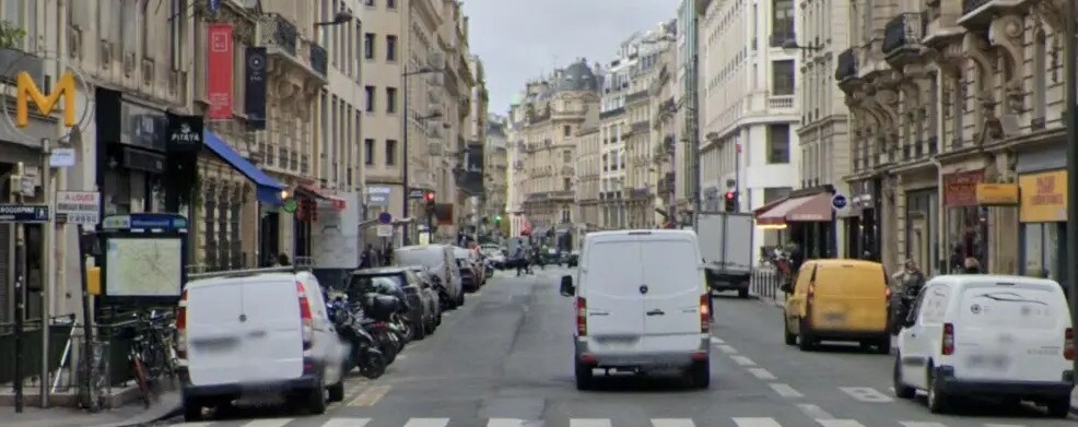 Retail in Paris for lease Building Photo- Image 1 of 4