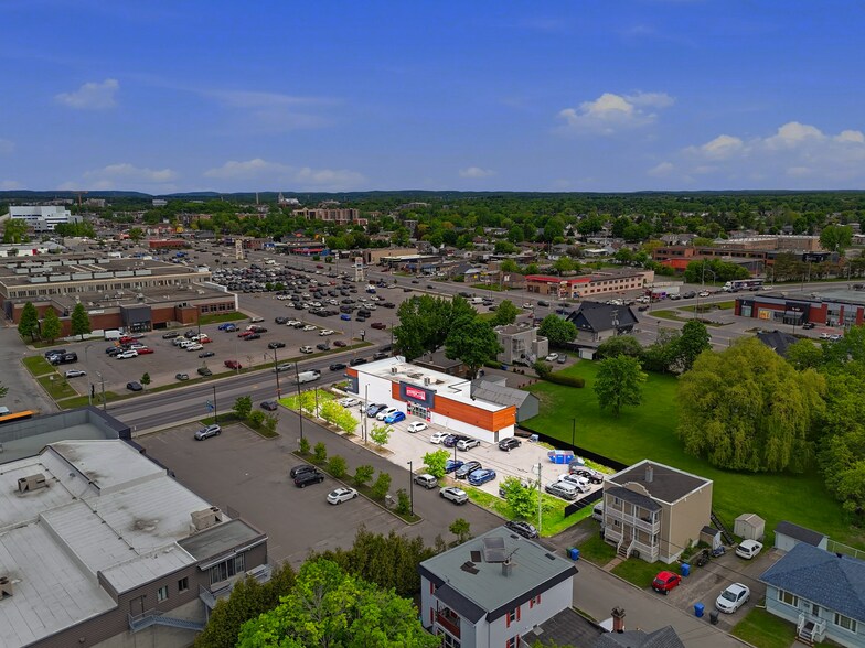 625 11e Av, Saint-jerome, QC à louer - Photo du bâtiment - Image 2 de 15