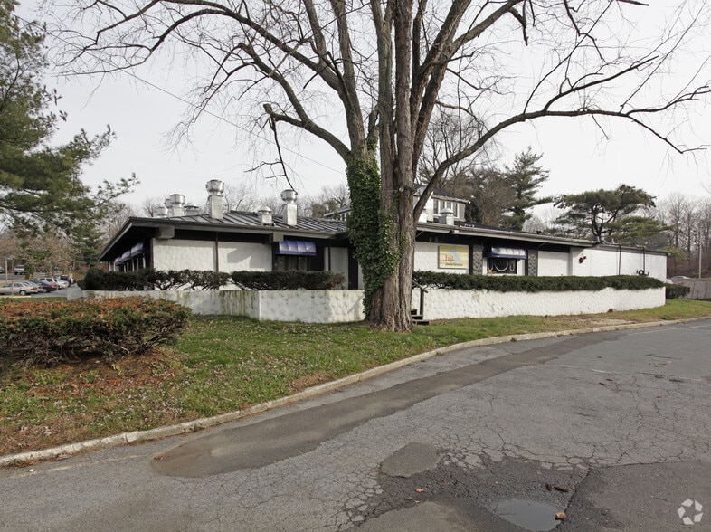 111 Old Kings Hwy, Darien, CT à louer - Photo principale - Image 1 de 2