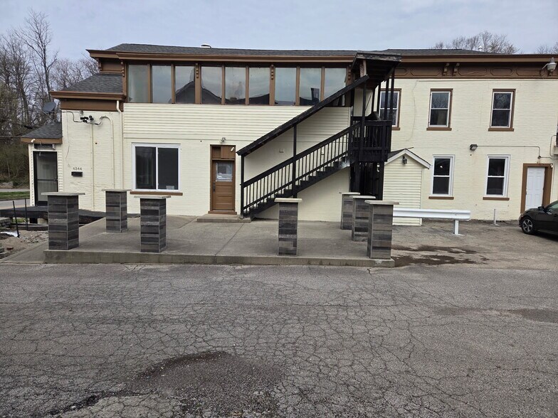 6344 Gracely Dr, Cincinnati, OH à vendre - Photo du bâtiment - Image 2 de 10