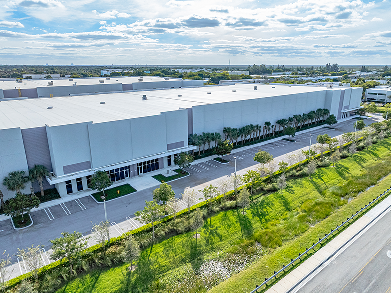 12000 NW 39 St, Coral Springs, FL à louer - Photo du bâtiment - Image 3 de 53