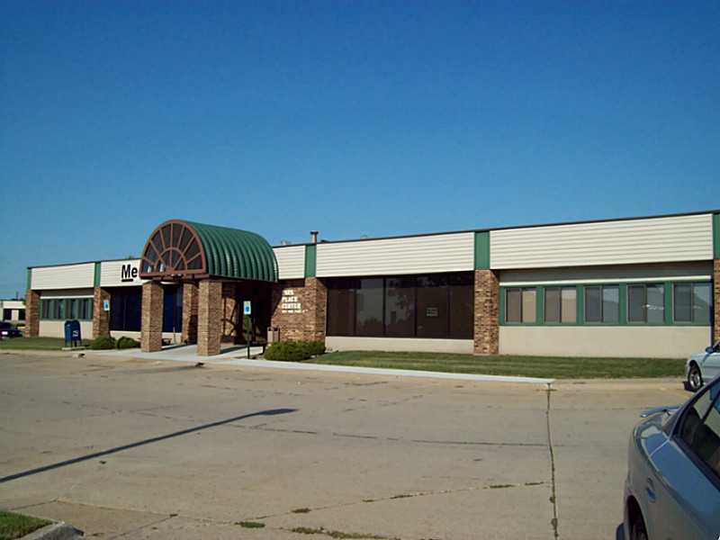 1241 Park Pl NE, Cedar Rapids, IA for lease Primary Photo- Image 1 of 15