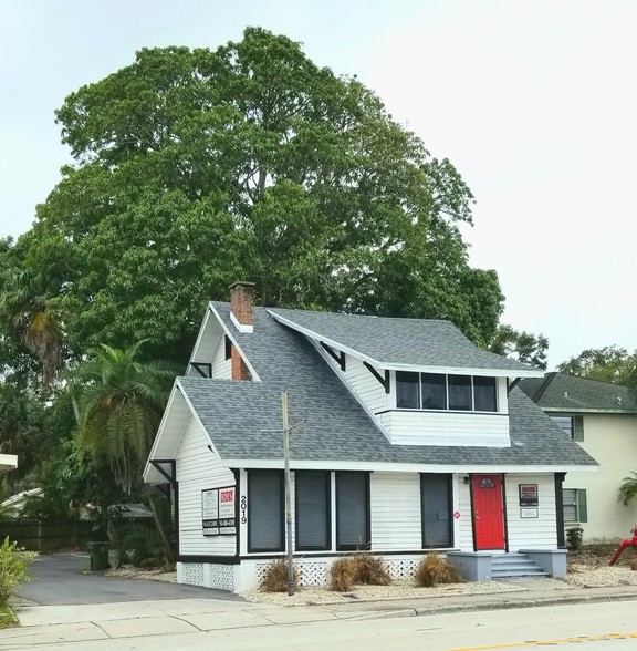 2019 Manatee Ave, Bradenton, FL for sale - Building Photo - Image 1 of 1