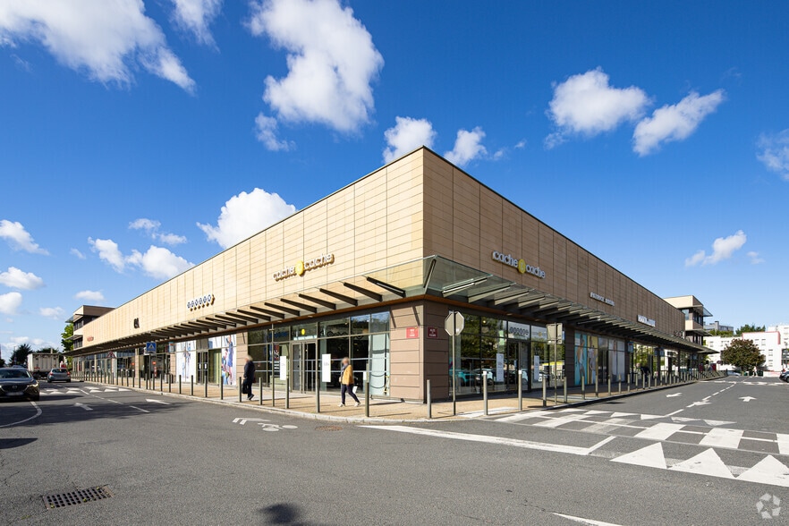 3 Allée Des Fleurs, Fresnes for lease - Primary Photo - Image 1 of 4