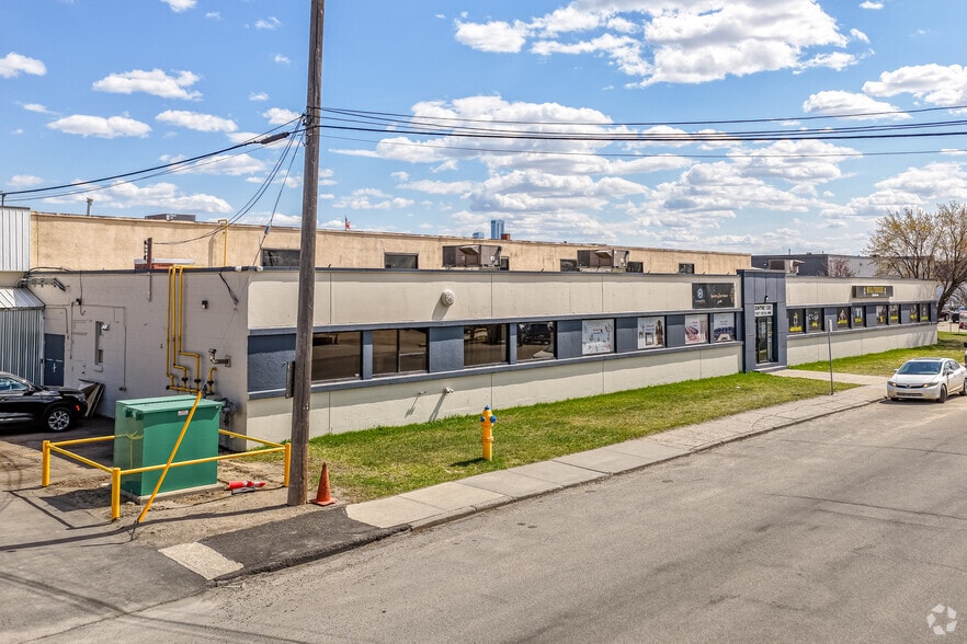11926 115 Av NW, Edmonton, AB à louer - Photo principale - Image 1 de 7