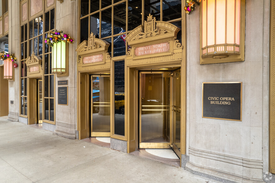 20 N Wacker Dr, Chicago, IL for lease - Building Photo - Image 3 of 17