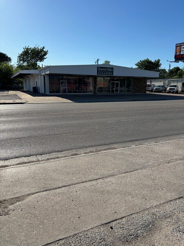 More details for 2014 Strawberry Rd, Pasadena, TX - Retail for Sale