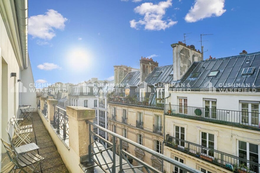 50 Rue De Paradis, Paris à louer - Photo du bâtiment - Image 3 de 18
