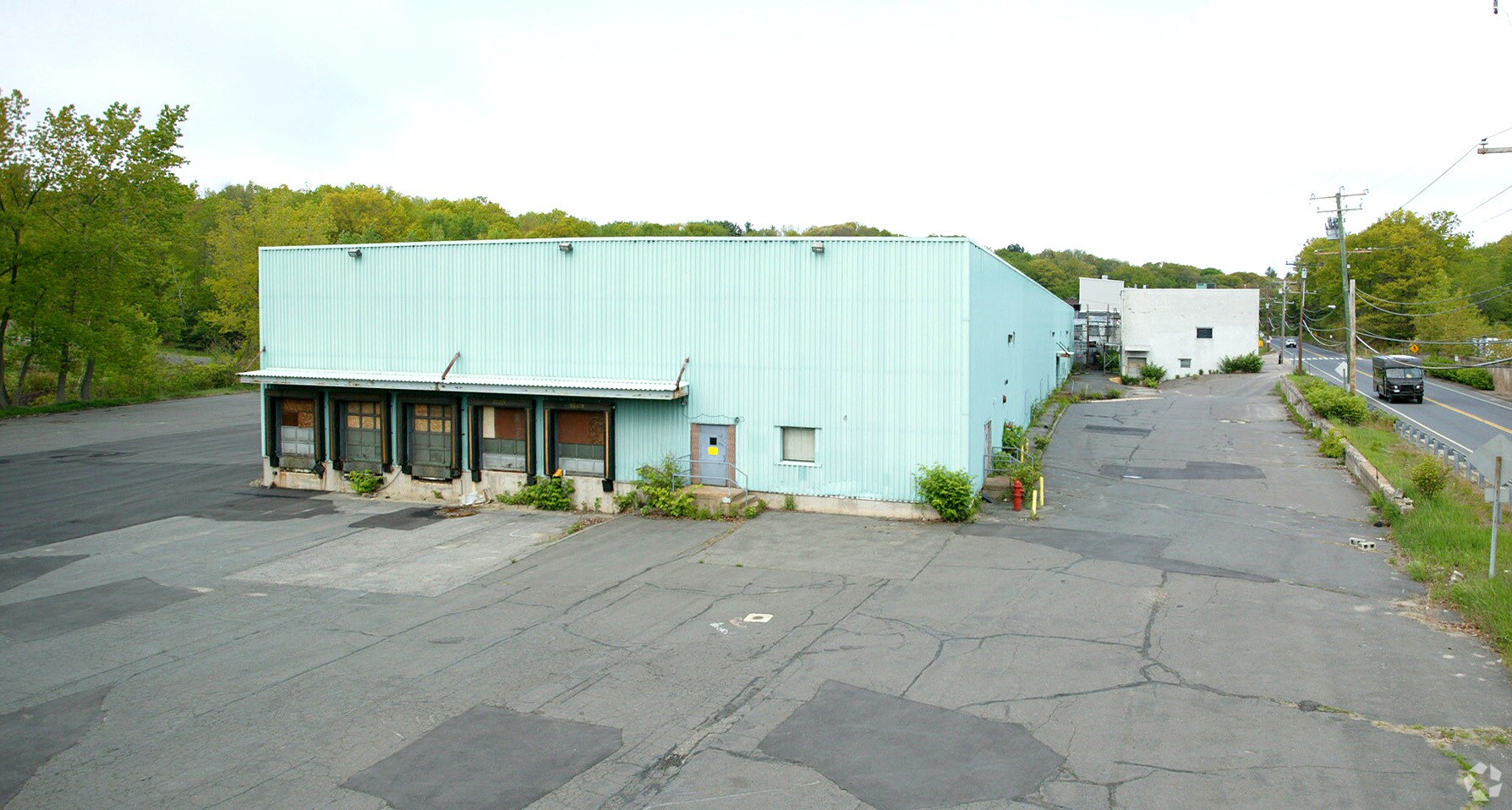 100 S Riverside Ave, Terryville, CT à vendre Photo du bâtiment- Image 1 de 2
