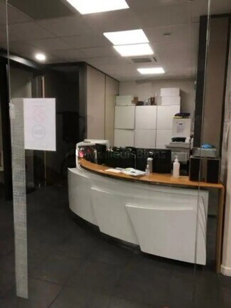 Plus de détails pour Commerce de détail à vendre