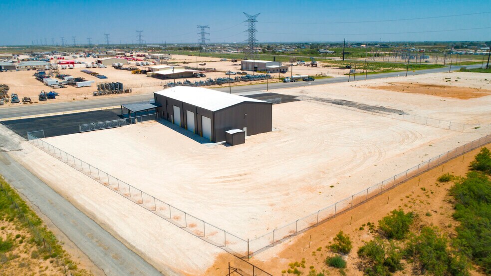 9716 FM 307, Midland, TX à louer - Photo du bâtiment - Image 2 de 24