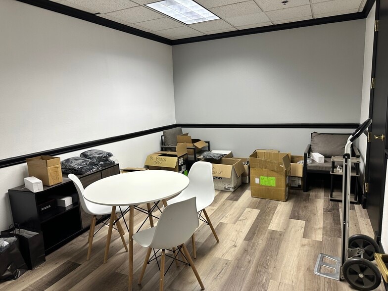 1275 N Manassero St, Anaheim, CA for lease - Building Photo - Image 2 of 12