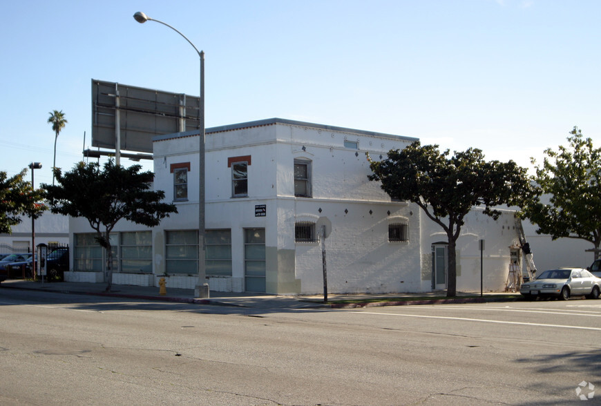 1002-1004 Santa Monica Blvd, Santa Monica, CA for lease - Building Photo - Image 2 of 12