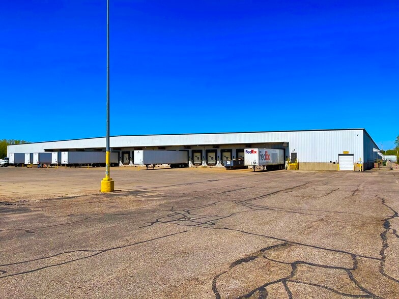 100 Wisconsin River Dr, Port Edwards, WI for sale - Building Photo - Image 2 of 11