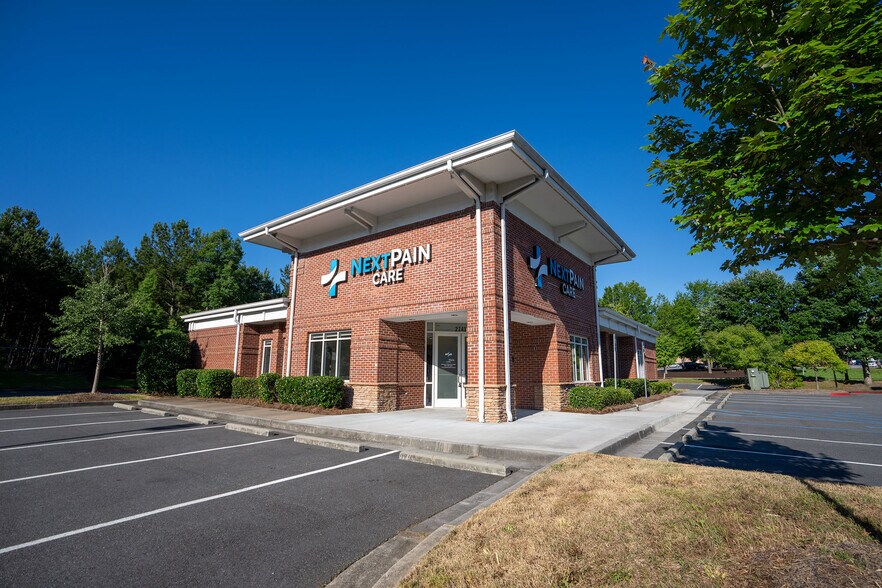 2743 Chastain Meadows Pky, Marietta, GA à louer - Photo du bâtiment - Image 1 de 14