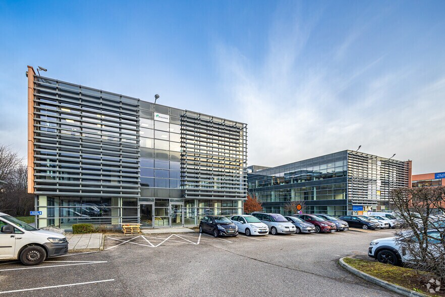 Office in Saint-Priest for lease - Primary Photo - Image 1 of 2