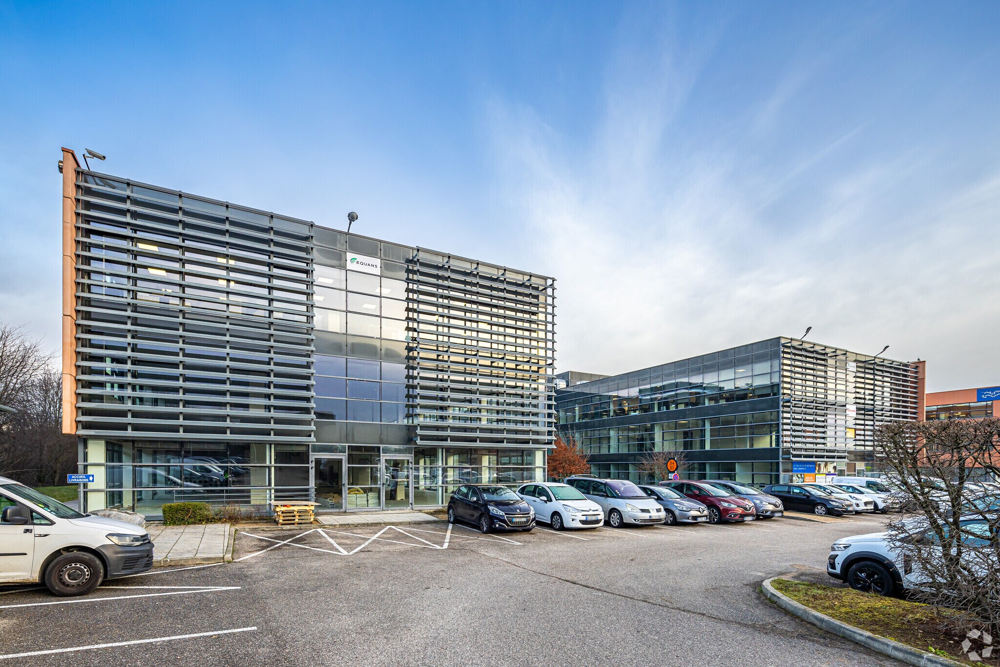 Bureau dans Saint-Priest à louer Photo principale- Image 1 de 3