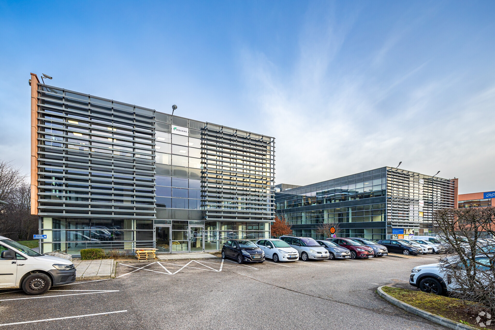 Office in Saint-Priest for lease Primary Photo- Image 1 of 3