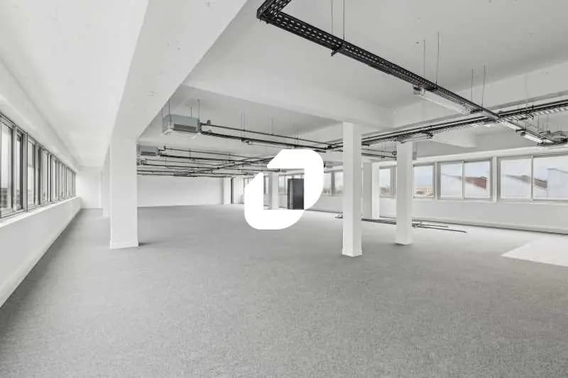 Office in Nanterre for lease Interior Photo- Image 1 of 13