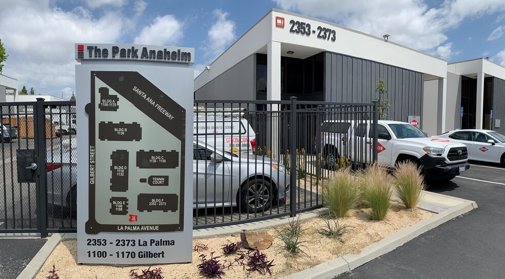 2353-2373 W La Palma Ave, Anaheim, CA for lease - Building Photo - Image 3 of 4