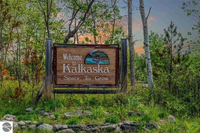 More details for 404 S Park Dr, Kalkaska, MI - Industrial for Sale