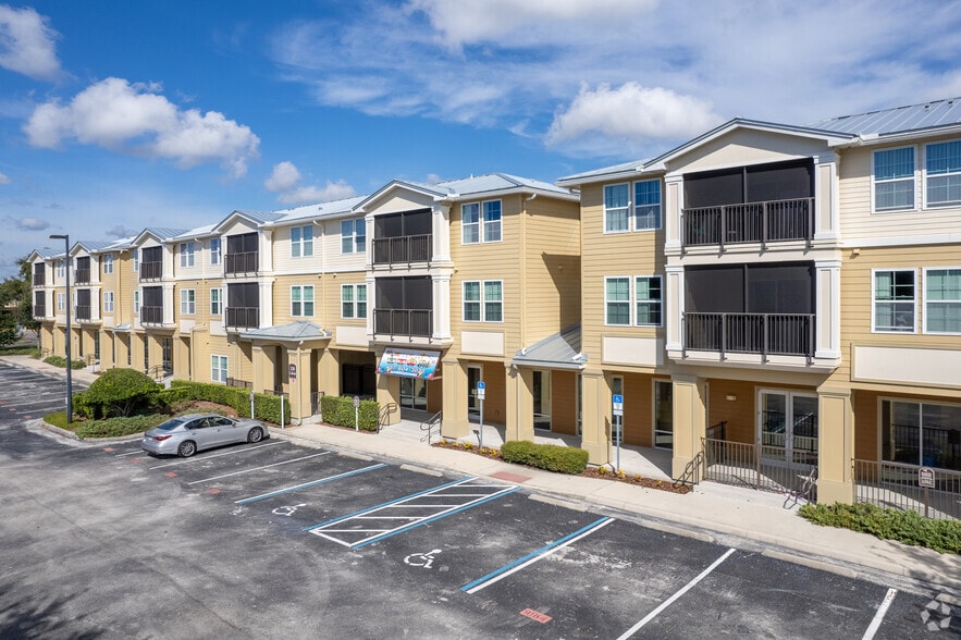 126 E SR 434, Winter Springs, FL à louer - Photo du bâtiment - Image 3 de 11