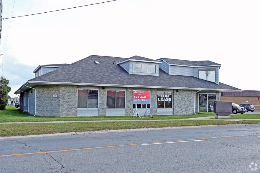 1020 Bayridge Dr, Kingston, ON for lease - Building Photo - Image 2 of 4