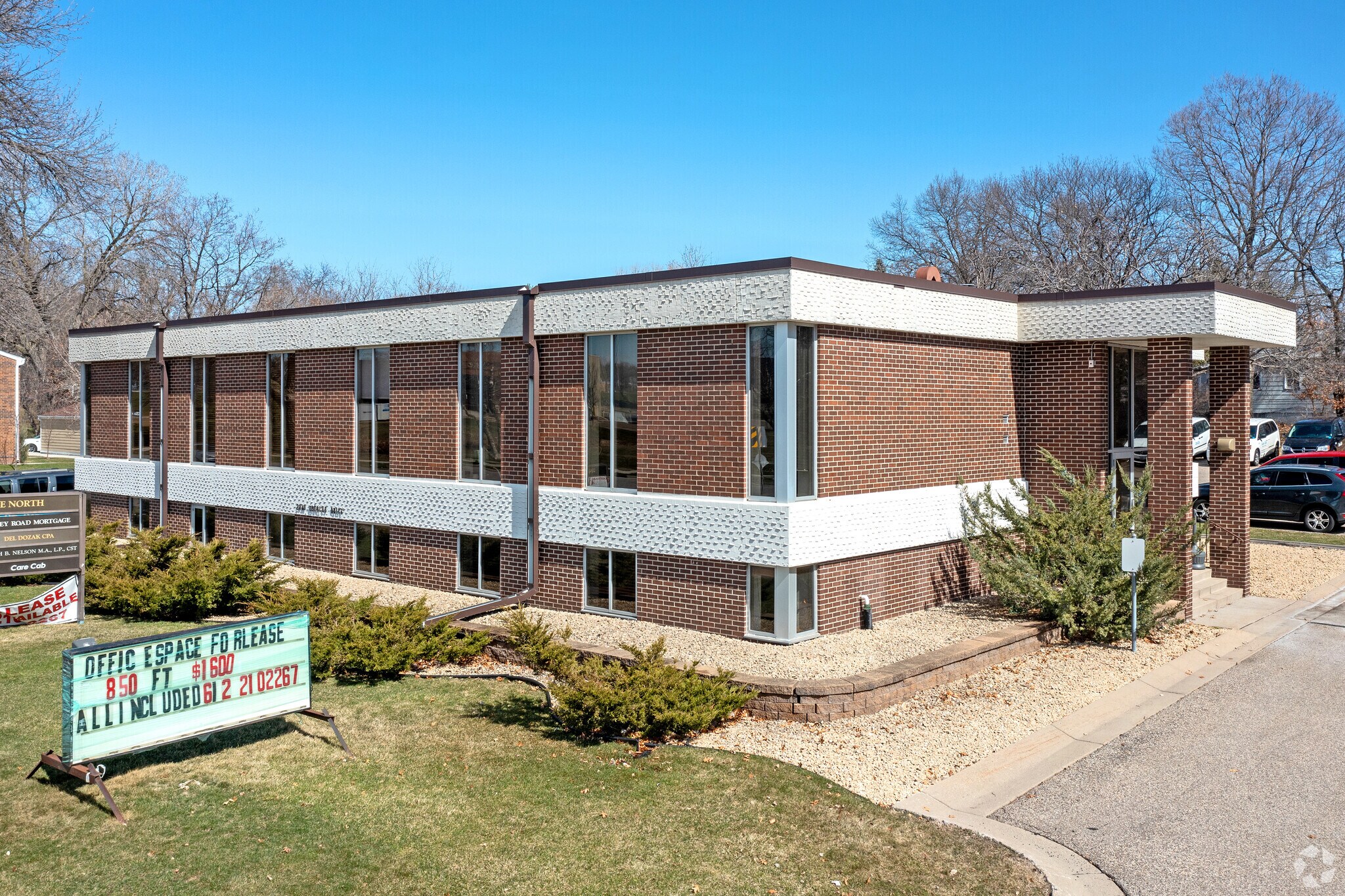 2040 Douglas Dr N, Golden Valley, MN for lease Building Photo- Image 1 of 6