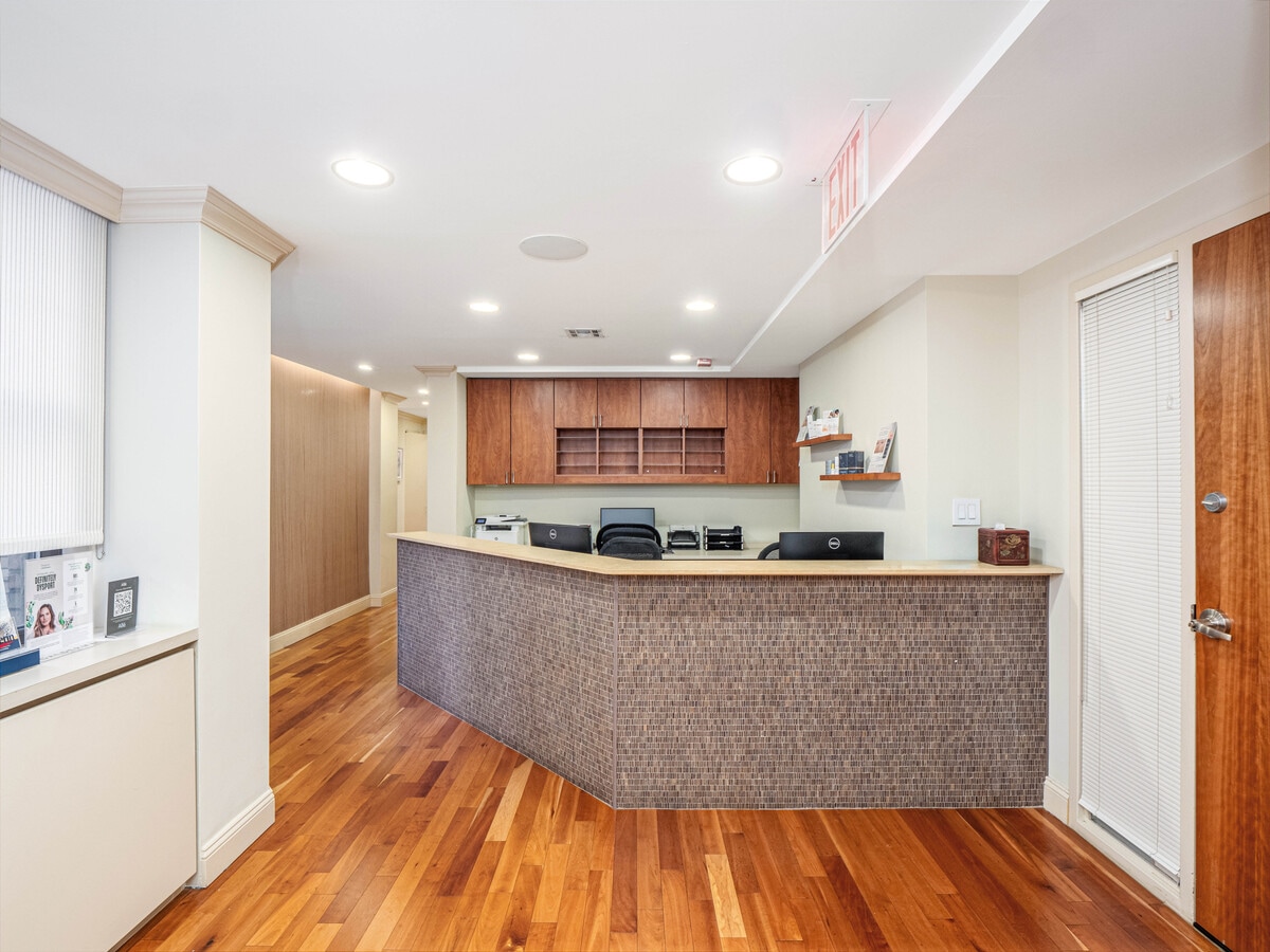115 E 61st St, New York, NY 10065 - Unit E -  - Interior Photo - Image 1 of 8